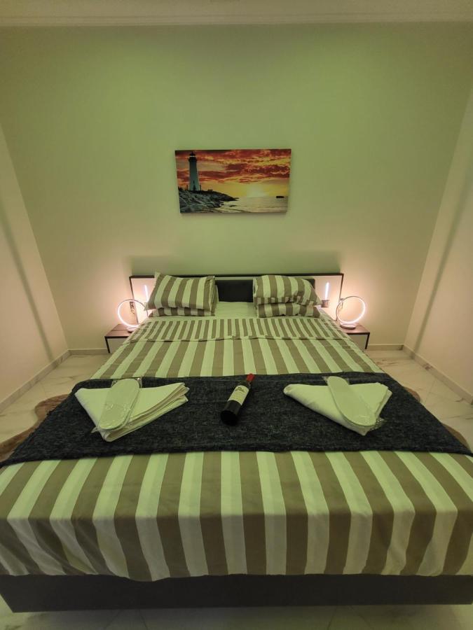 Romantic Deluxe Svite Wise Jacuzzi And Sauna เอเธนส์ ภายนอก รูปภาพ