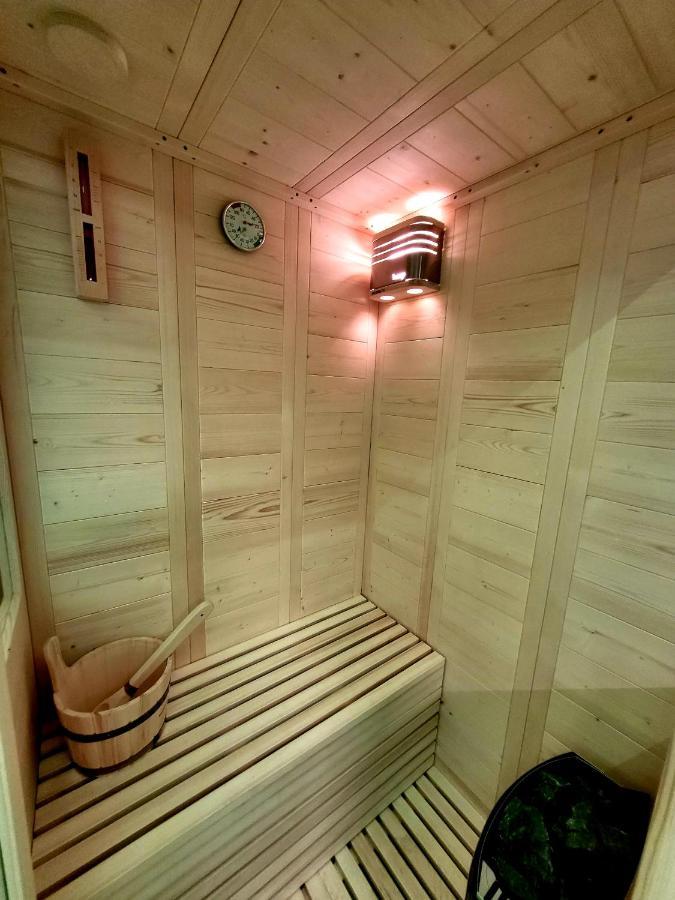Romantic Deluxe Svite Wise Jacuzzi And Sauna เอเธนส์ ภายนอก รูปภาพ