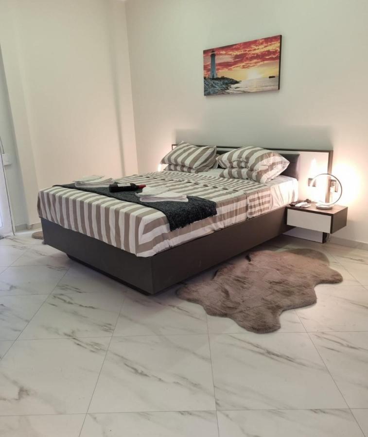 Romantic Deluxe Svite Wise Jacuzzi And Sauna เอเธนส์ ภายนอก รูปภาพ